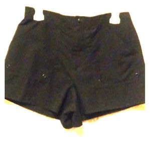 💖Black Smooth, Button-Accented Girl's Shorts
